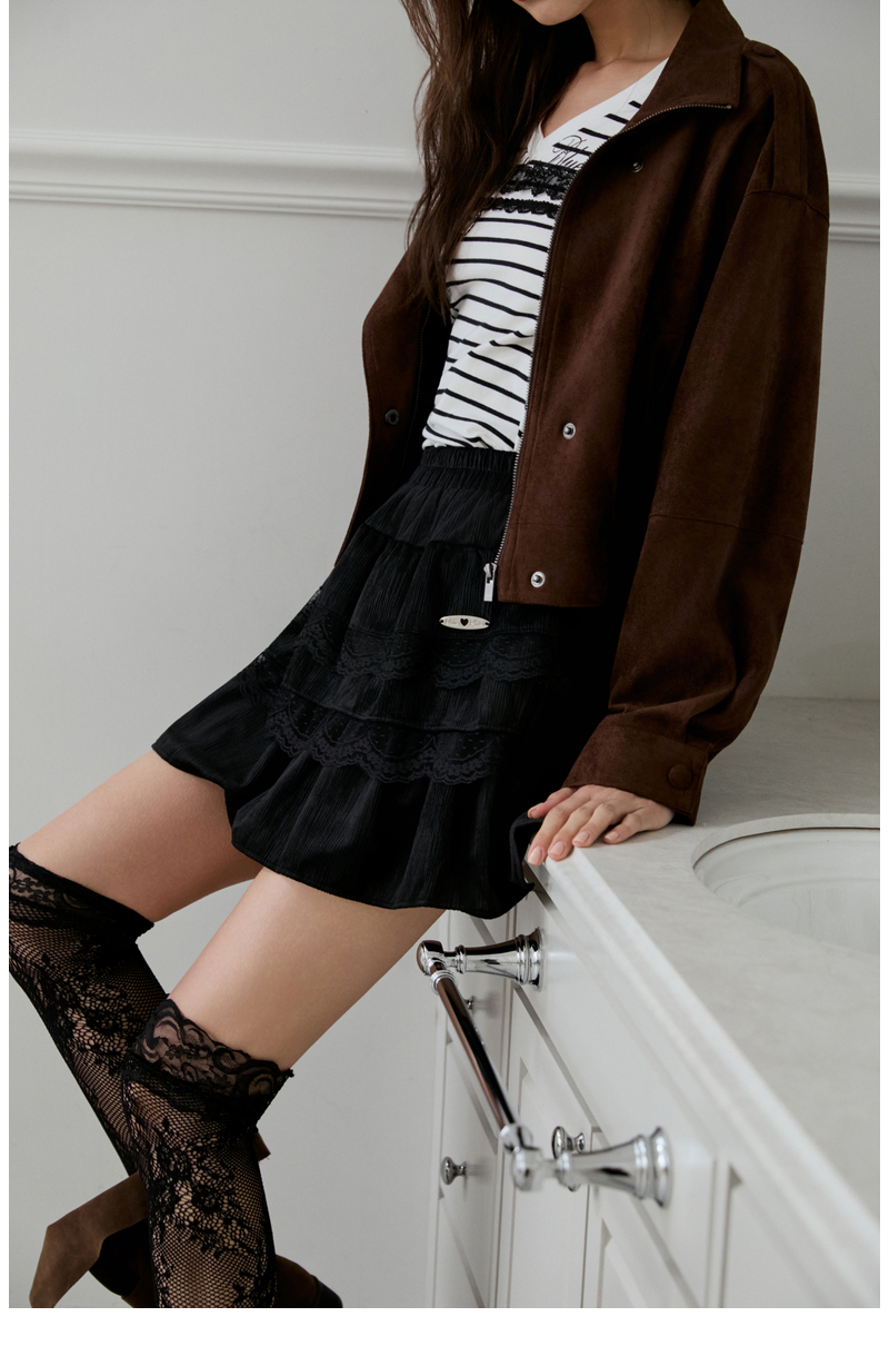 모델 착장_BLACK_2 (model-wearing · BLACK · 2/2)
