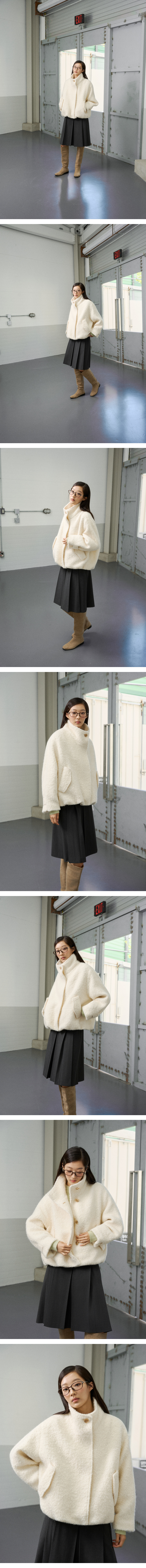 모델 착장 (model-wearing · IVORY · 1/2)