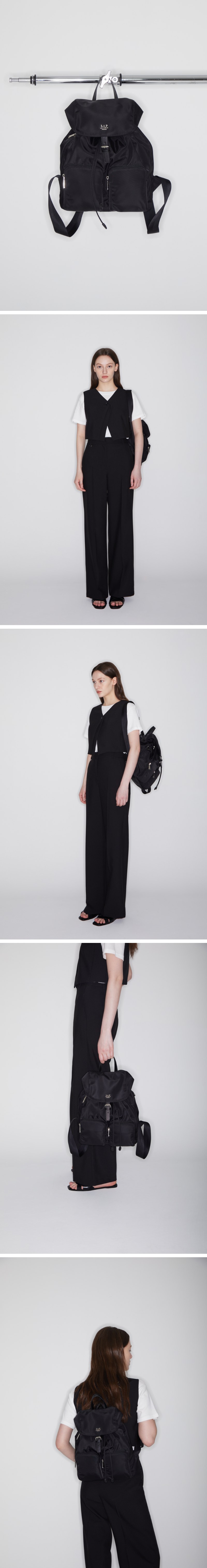 페이지 1 (model-wearing)
