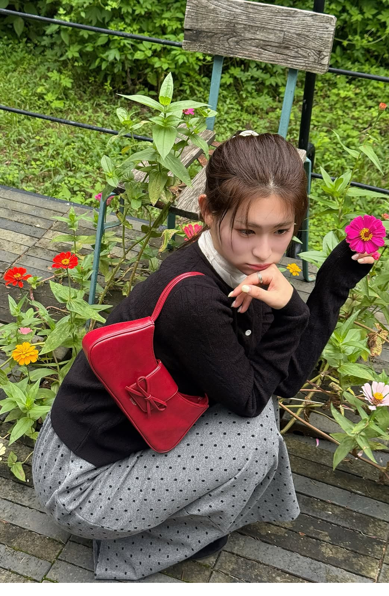 모델 착장 (model-wearing · BLACK)