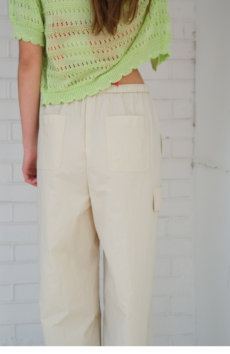 페이지 1 (model-wearing · LIGHT BEIGE · 2/2)