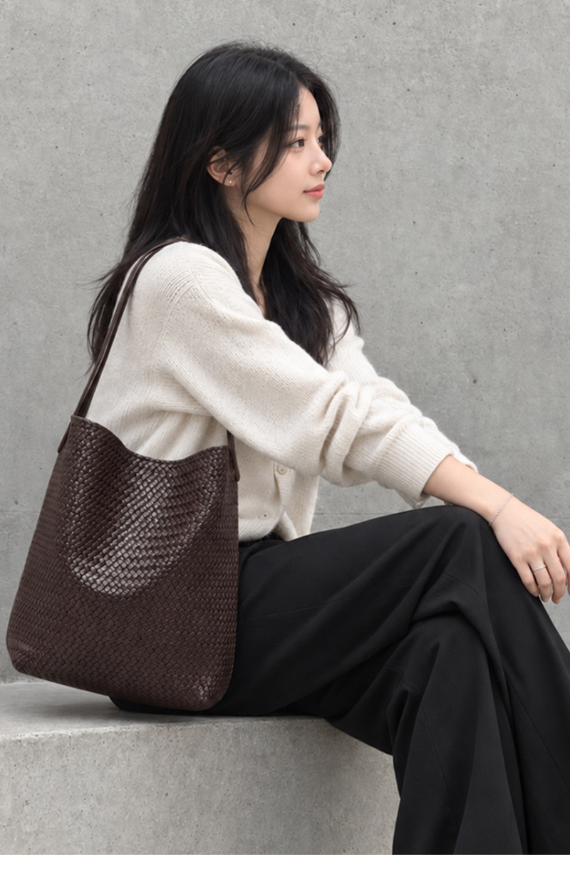 모델 착장 (model-wearing)