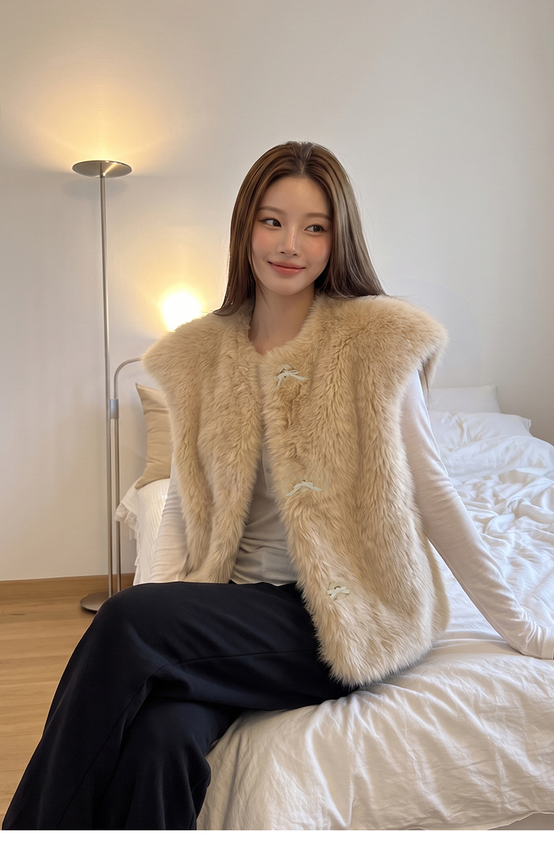 페이지 1 (model-wearing · BEIGE)